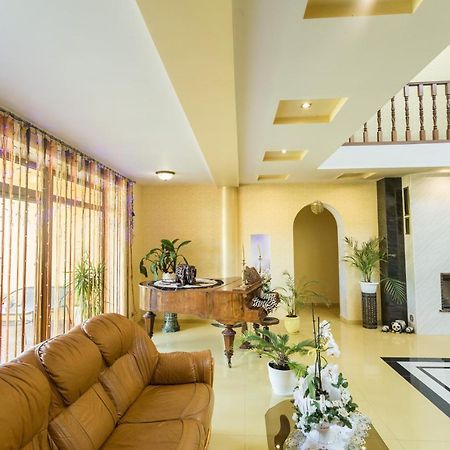 Sunrise Boutique Hotel Berehove  Ngoại thất bức ảnh