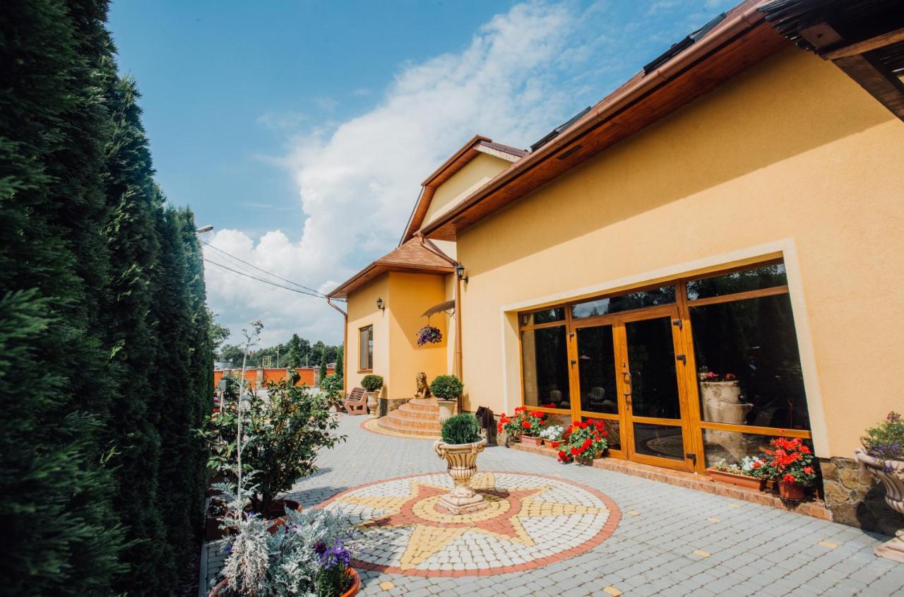 Sunrise Boutique Hotel Berehove  Ngoại thất bức ảnh