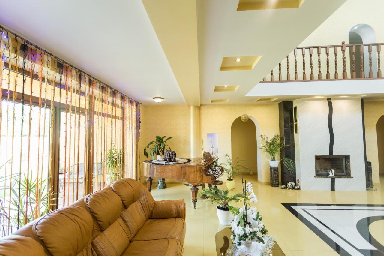 Sunrise Boutique Hotel Berehove  Ngoại thất bức ảnh