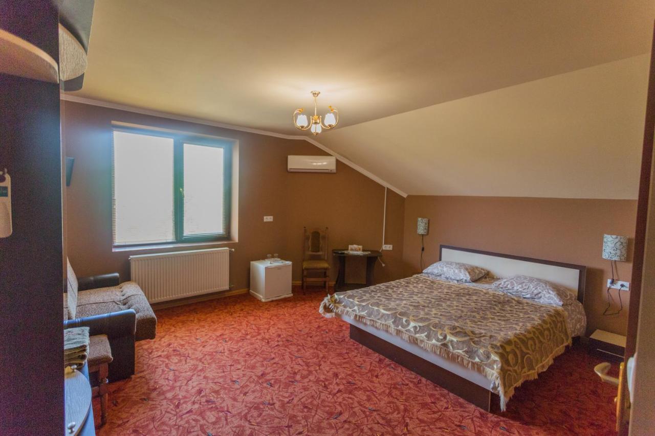 Sunrise Boutique Hotel Berehove  Ngoại thất bức ảnh